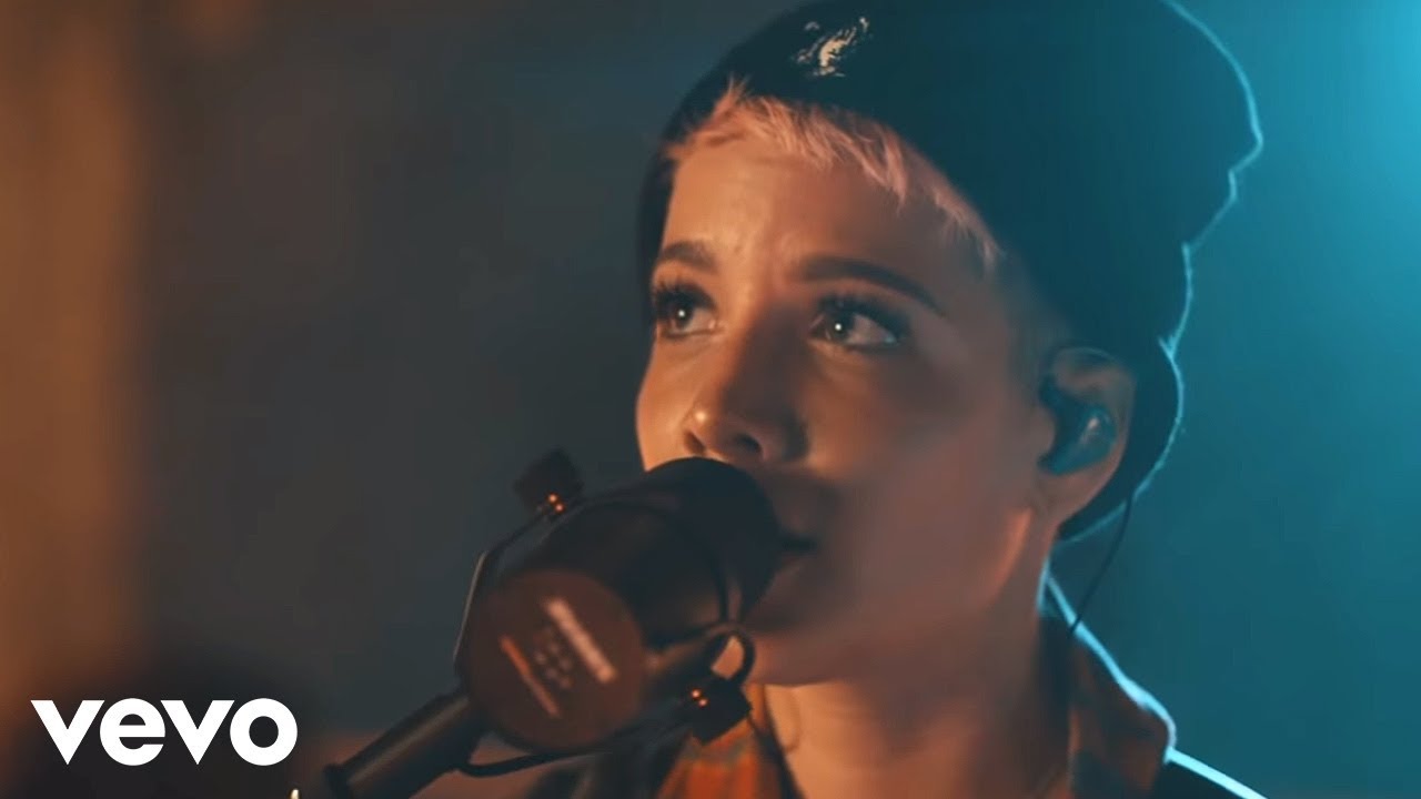Halsey – Eyes Closed (Stripped)