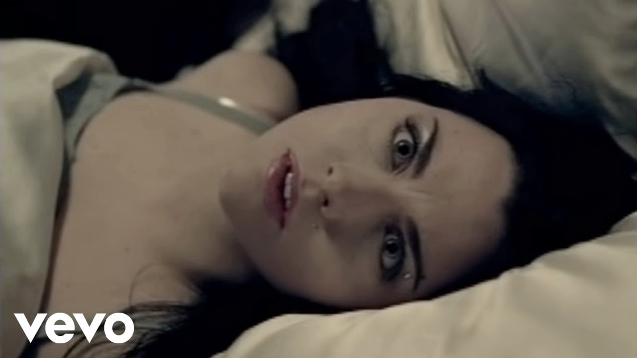Evanescence – Bring Me To Life (Official Music Video)